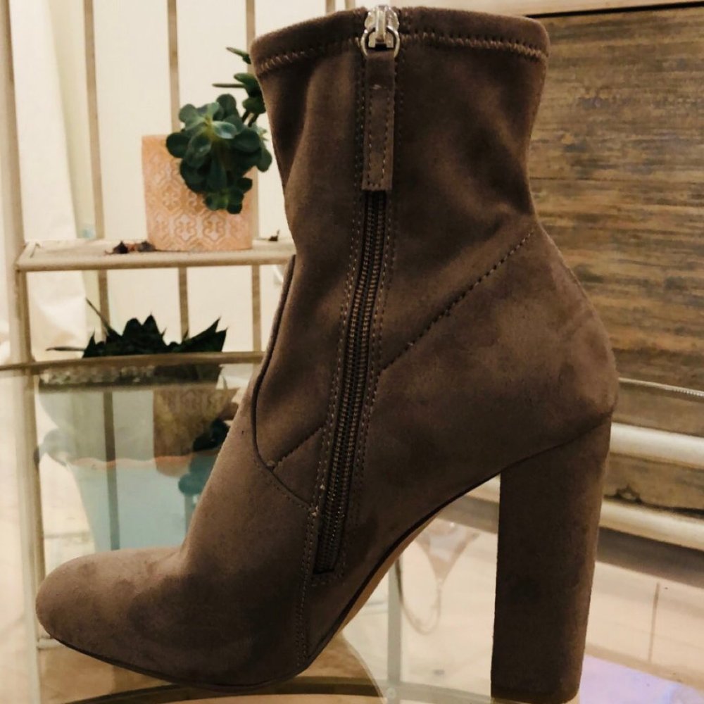 Steve Madden Ankel Booties - Suede *Never Worn